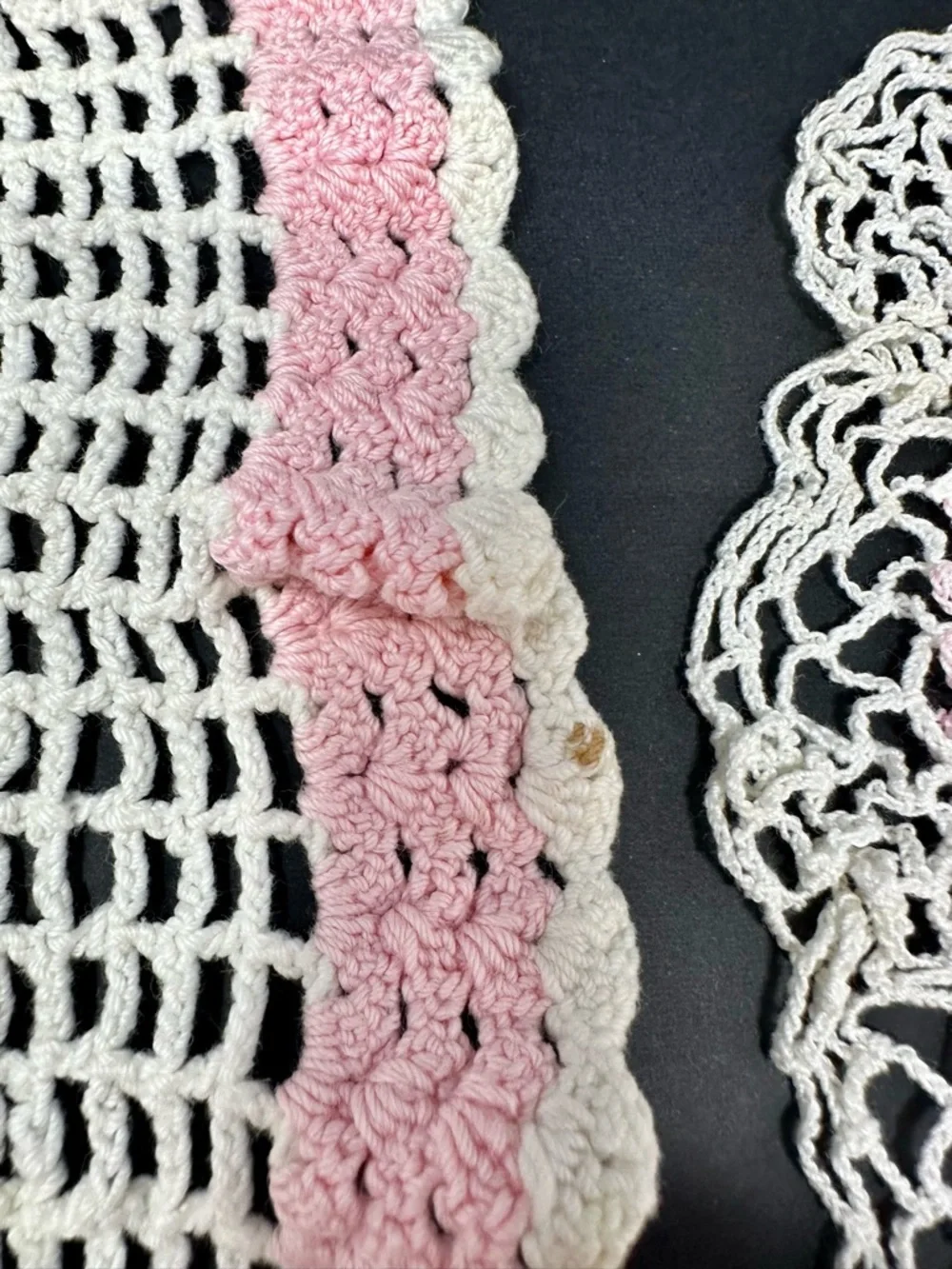 Lot of 6 Vintage Hand-Crocheted Pot Holders & Doilies White Pink Blue A3